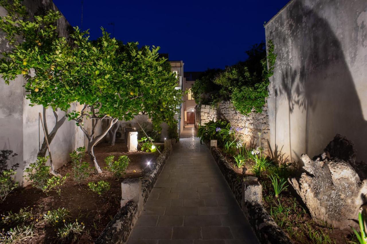Palazzo Frangipane Bed & Breakfast Салве Екстериор снимка